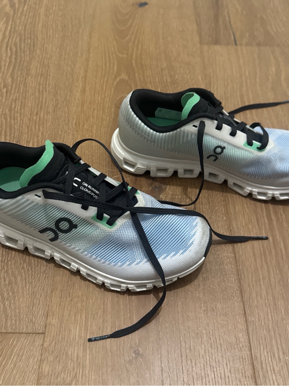 On Running cloud 6 horizon Running Shoes - White with Mint & Black
